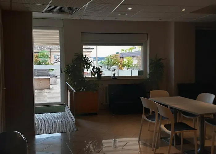 Bnbiz - Coworking Hotel